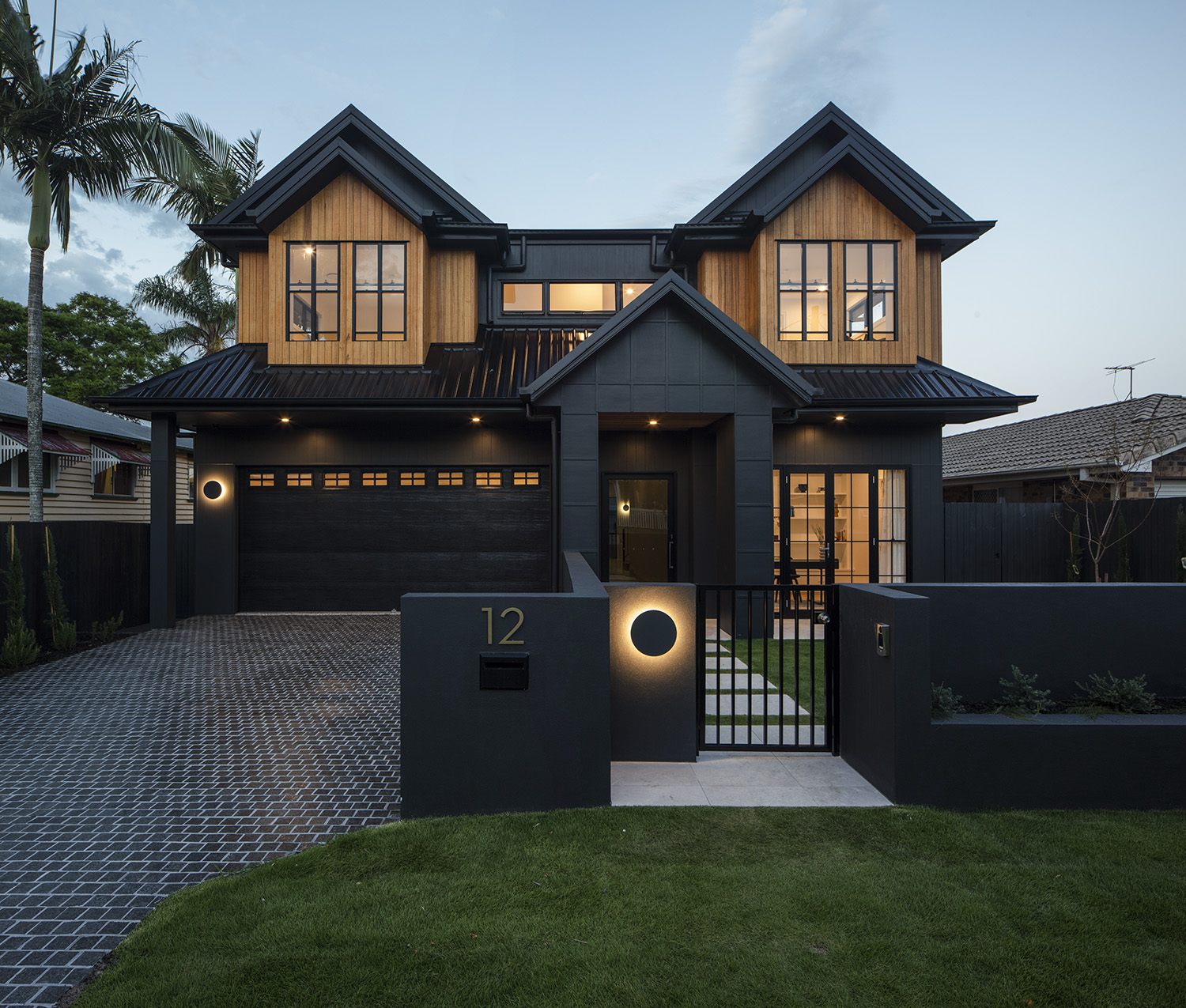 12 Akala Street, Camp Hill by HNT Builders